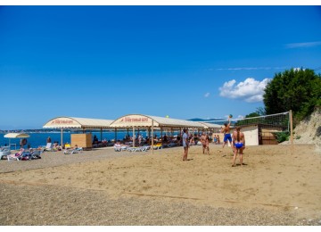 Собственный пляж и бунгало | Пансионат Приветливый берег в Геленджике